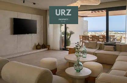 اميز لوكيشين واجمل فيو في رملة شالية غرفتين panoramic view متشطب بالتكيفات بخصم 35 % للبيع في راس الحكمة الساحل الشمالي بالقرب من modon و الماظة با