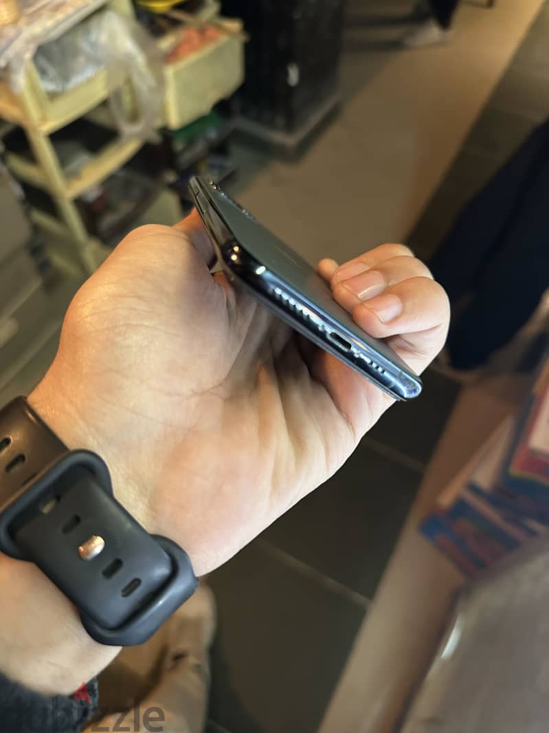 Apple - iPhone 11 Pro 2