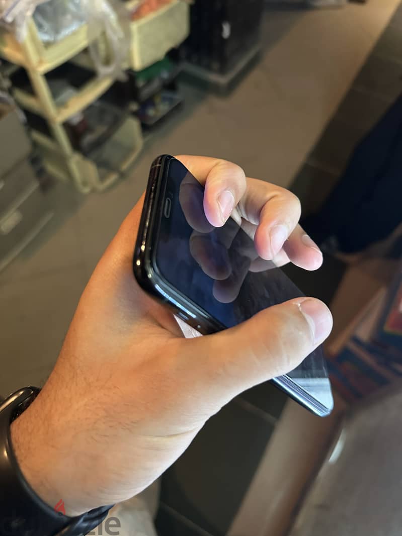 Apple - iPhone 11 Pro 3