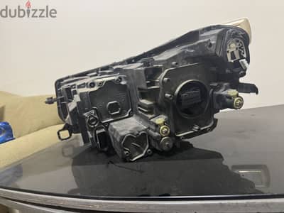 Volkswagen front right headlight فانوس نيو تيجوان امام يمين
