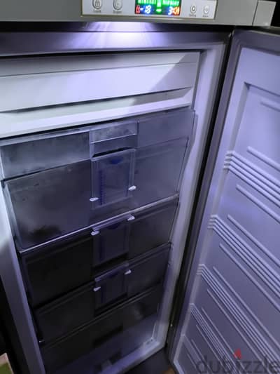 Deep freezer vertical energy saver
