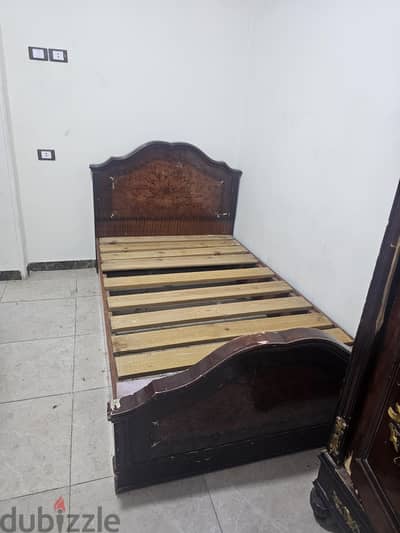 سرير ١٢٠ ودولاب للبيع