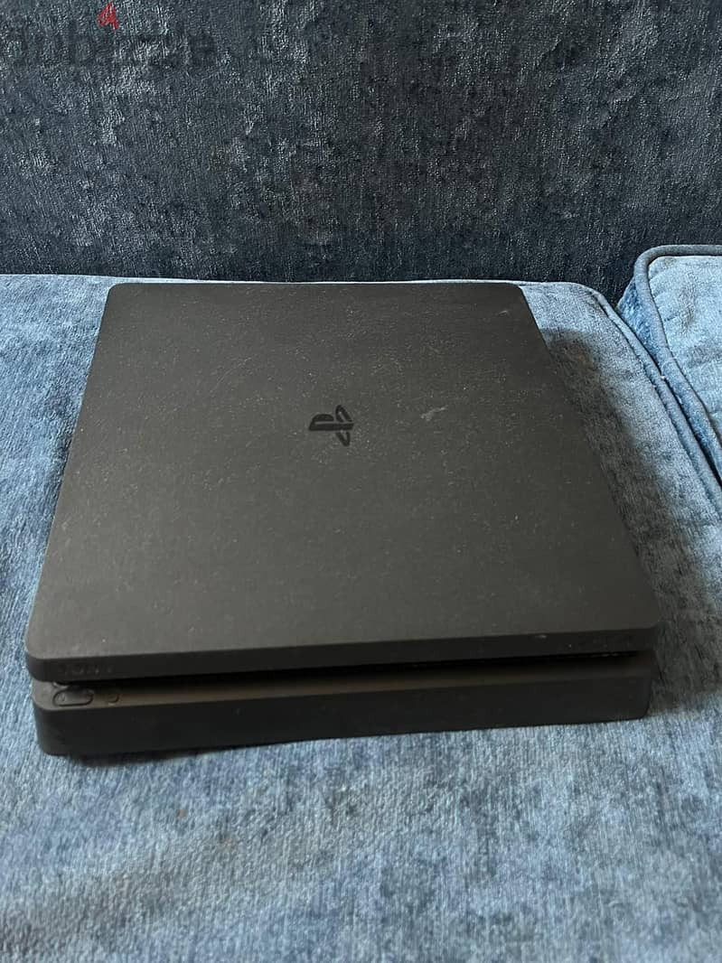 ps4 slim with original controler 6