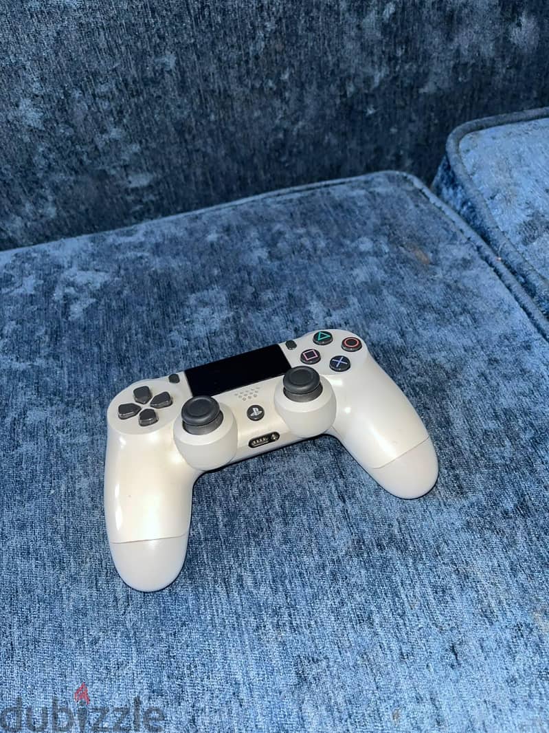 ps4 slim with original controler 10