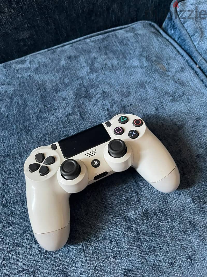 ps4 slim with original controler 11