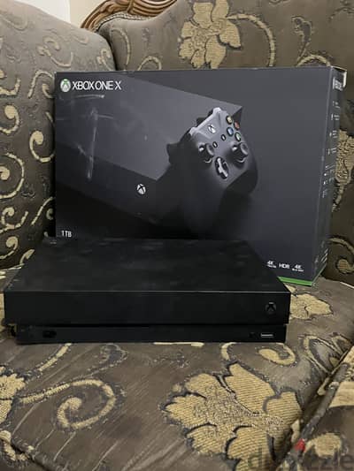 Xbox one x(1TB)