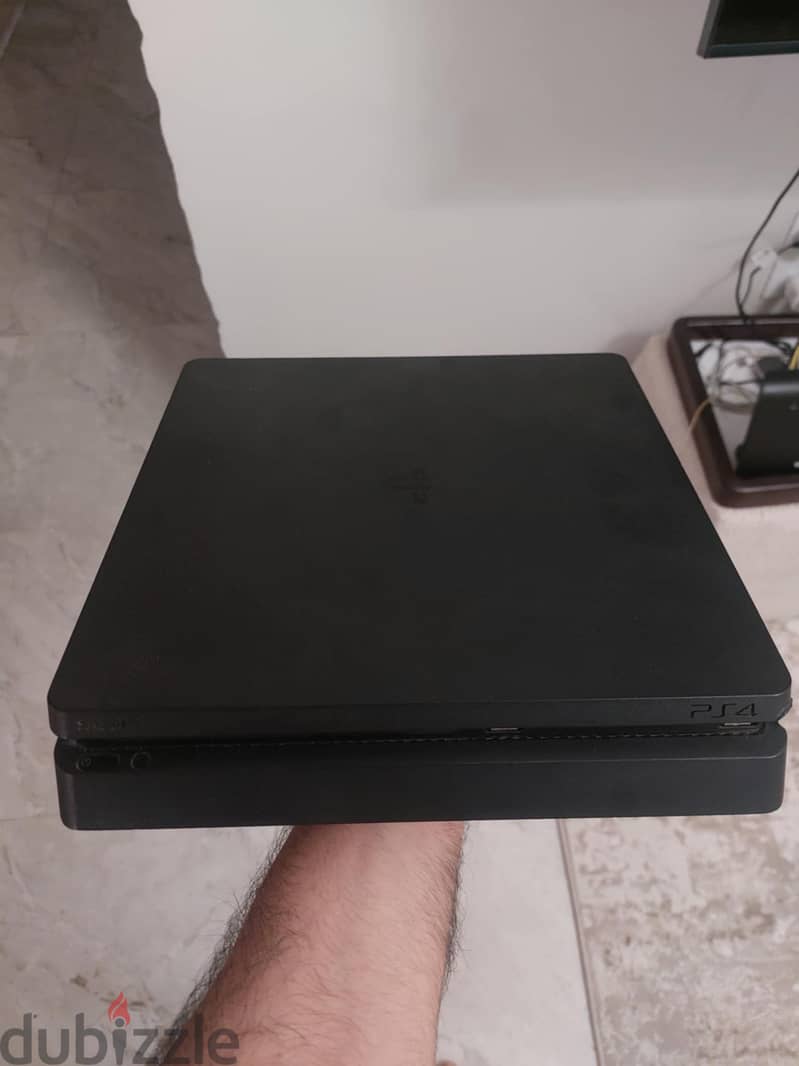 play station 4 slim 1