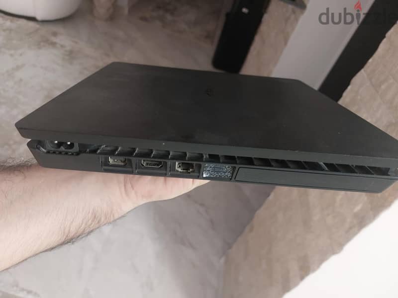 play station 4 slim 2