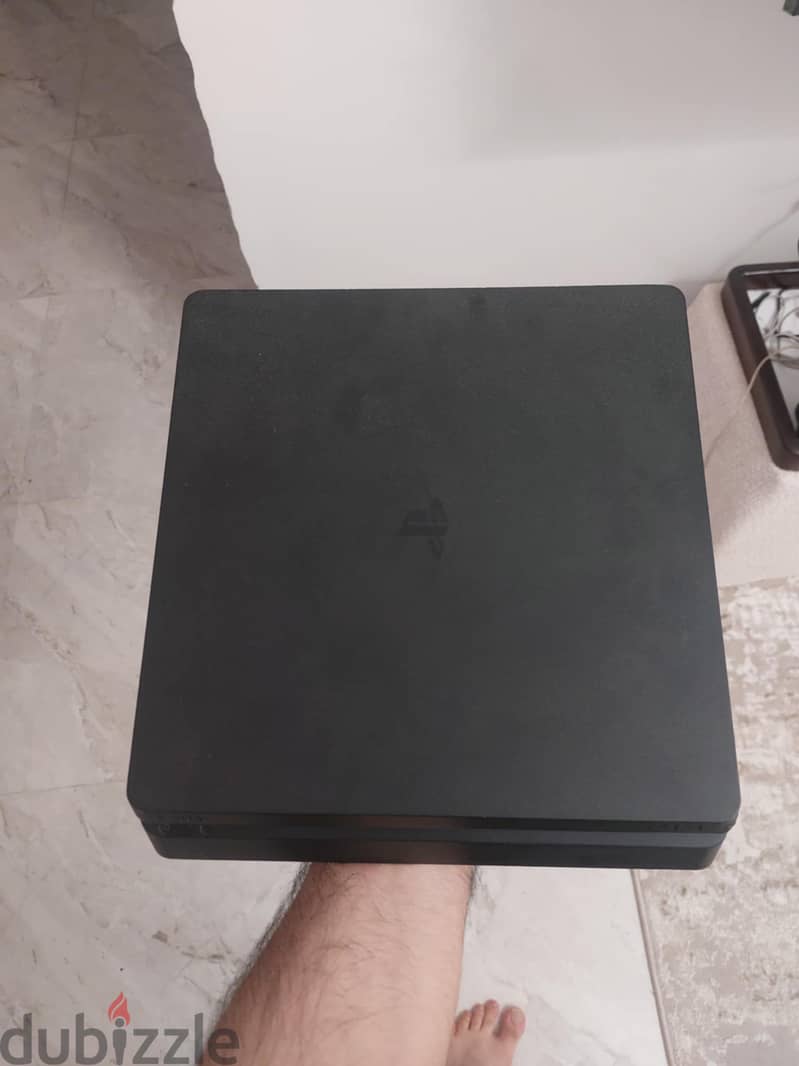 play station 4 slim 4