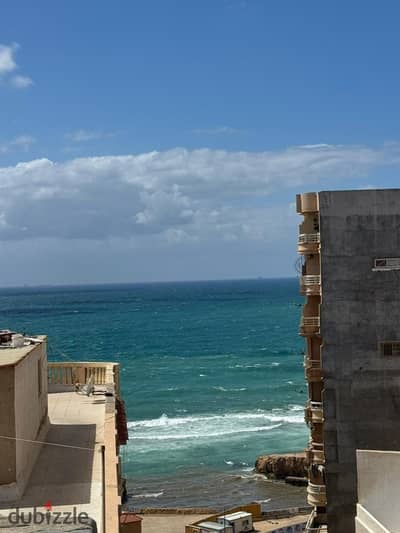 Apartment for sale 3 rooms and reception three pieces 2 bathrooms floor 15 and not the last and its area is 175 meters Miami sea direction
