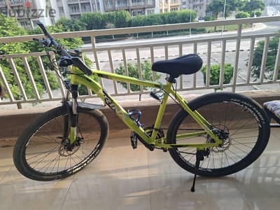 عجلة trinx M136