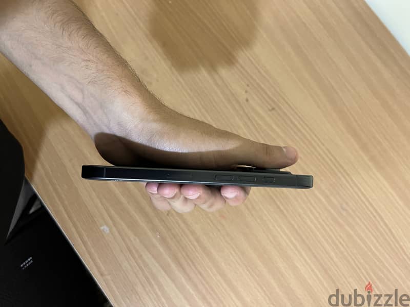 Apple - iPhone 16 Pro 4