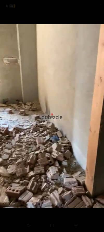 شقه للبيع بموقع متميز بزهراء المعادي تقسيم دجلة استلام فوري وجهات متشطبة بيع الشقه بالروف