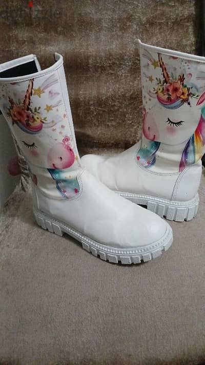 بوت يونيكورن ابيض للاطفال