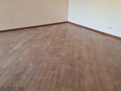 أرضيات HDF و Spc توريد تركيب صيانه جميع انواع ارضيات في خدمتكم