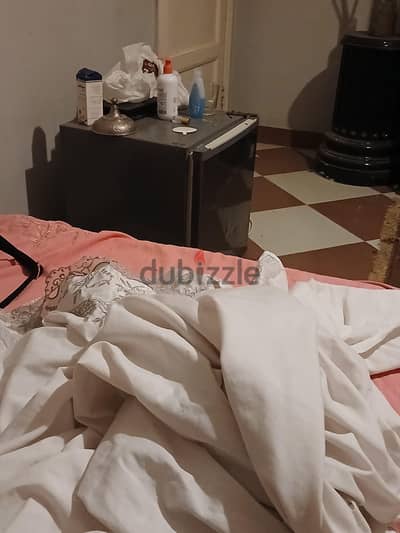 تلاجه ميني بار دايو حاله جيده جدا جدا وفي كمان دسبنسر للبيع
