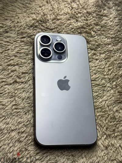 Apple - very clean iPhone 15 Pro