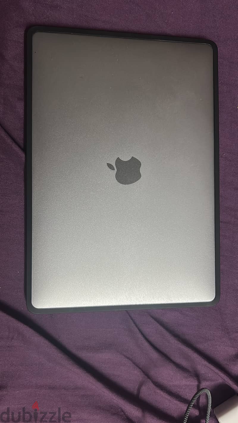 MacBook air MGN63 5