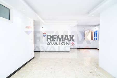 Apartment 140 m² for Sale in Smouha (Fawzy Moaz Main Street)