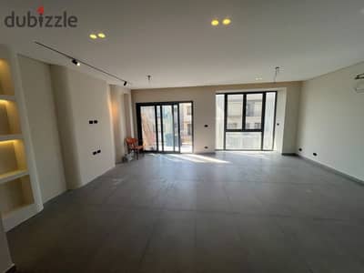 فرصه لبيع 3 نوم  متشطبه   بكامل فى سوديك بالقرب من الجامعه بلامريكيه جاهزة لسكن Eastown Sodic