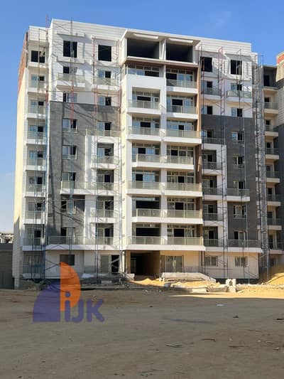 شقة مميزه جدا جدا للبيع في العاصمة الادارية منطقة ال R7 لوكيشن مميز جدا جدا بالقرب من كل الخدمات و كل المحاور الرئيسية لوكيشن مميز جدا جدا في العاصمة