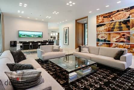 Take advantage of a 50% cash discount and own a 146 sqm apartment in Zizinia Mostakbal City. The apartment features 3 bedrooms and 2 bathrooms, offers