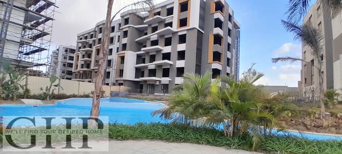 شقة فيو مباشرة على البحيرة للبيع في بالم هيلز، القاهرة الجديدة Palm Hills New Cairo