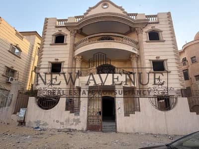 فيلا استلام فوري في موقع مميز في قلب القاهرة الجديدة، بالقرب من جميع الخدمات التي قد تحتاجها