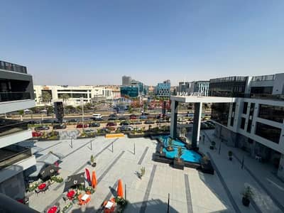 مكتب مميز بتراس للايجار بموقع مميز في الشيح زايد