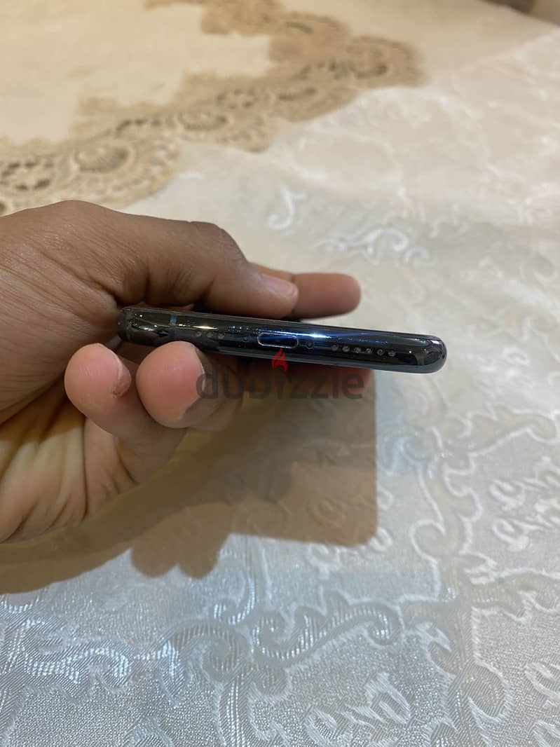 iPhone 11 Pro 4