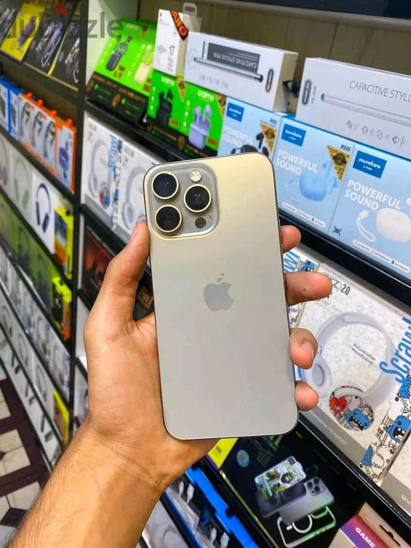 Apple - iPhone 15 Pro Max 2