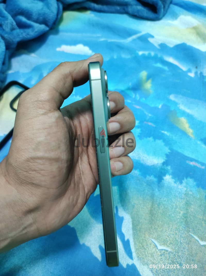 Apple - iPhone 15 Pro 6