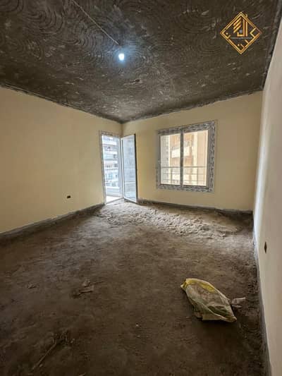  Own an apartment tailored to your taste in one of Dokki’s most prestigious locations—260 sqm next to the Shooting Club. Exceptional size and a uniqu