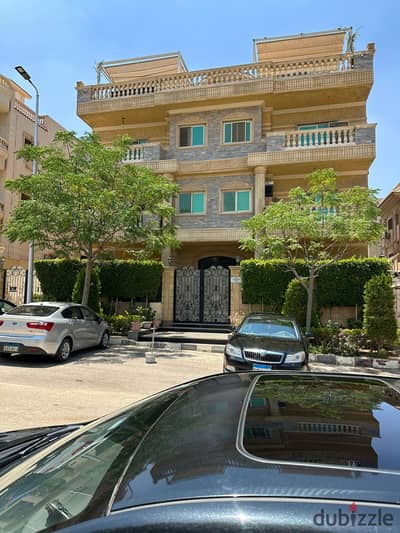 For rent: a raised ground apartment in Al-Nargis Villas, the gathering view of the garden, a prime location three minutes to Road 90 and Fatma Al-Sharbatly Mosque.