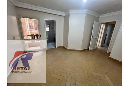 Apartment for rent in the Diplomatic Quarter, Nasr City, 175 square meters, with 3 bedrooms and 3 bathrooms. Apartment for rent in the Diplomatic Quarter, Nasr City, 175 square meters, with 3 bedrooms and 3 bathrooms.