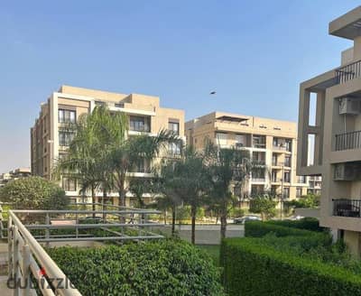 عالمفتاح شقة متشطبة بجاردن بفيو مميز فى فيفث سكوير بجانب النادى الأهلى Fifth Square Al Marasem