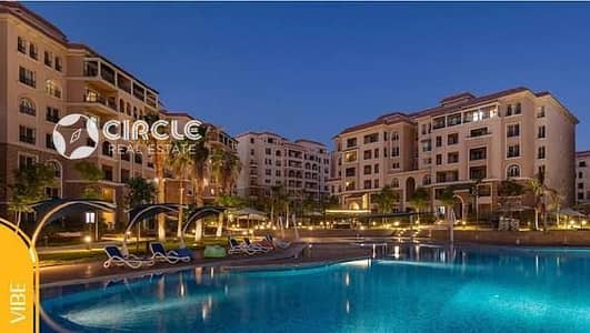 شقة أرضي بحديقة خاصة للبيع في كمبوند 90 أفينيو (90 Avenue) ,  سكن فاخر واستثمار مميز على شارع التسعين الجنوبي مباشرة – أمام الجامعة الامريكية