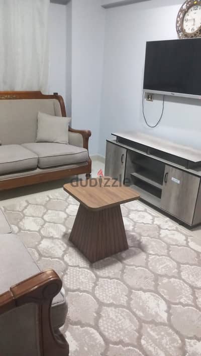 شقة مفروشة للايجار بجوار الجامعة البريطانية بالشروق