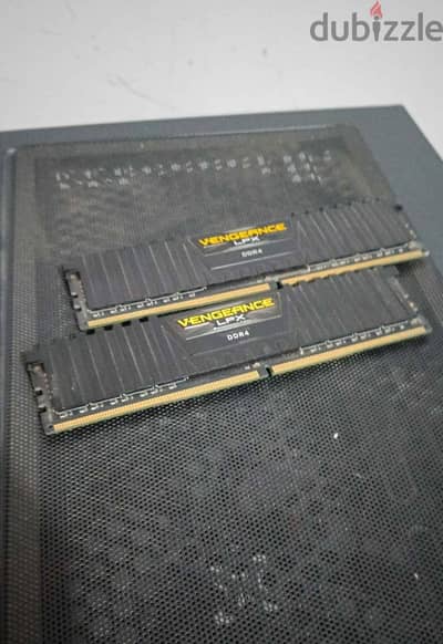 رامات ١٦ جيجا ٢ في ٨ رامات Corsair vengeance 3000mhz
