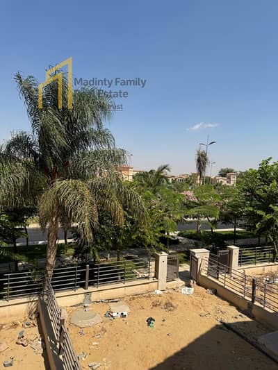 Villa for sale Townhouse in Madinaty Model F3 Garden view Old contract delivery within 3 months
