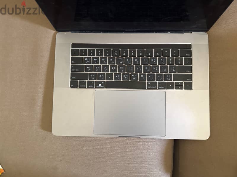 Mac Book pro 15 Inch 2018 4