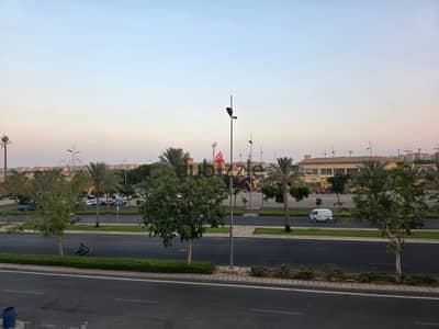 For sale in my city B2 apartment 260 meters on the club directly steps from services finishing by a company repeated floor excellent location consisting of 3 bedrooms including a master room + a room for a nanny with a private bathroom reception + kitchen + 3 bathrooms + 2 terraces