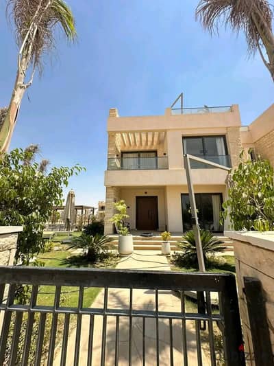 فرصه استثمارية في مدينة نور طلعت مصطفى  فيلا للبيع حجز الافتتاح Q2 حجز الافتتاح2021 مساحه المباني213م مساحه الارضي243م الاوفر لقطه اتجاه بحري شرقي  فيو جاردن  اجمالي9مليون200. مدفوع 3مليون 300 الف القسيط الشهري16الف القسيط السنوي186الف للتوصل01063208140