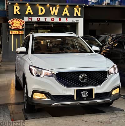 نقداً او بالتقسيط بحاله الزيرو فابريكه بالكامل صيانات توكيل MG ZS 2025