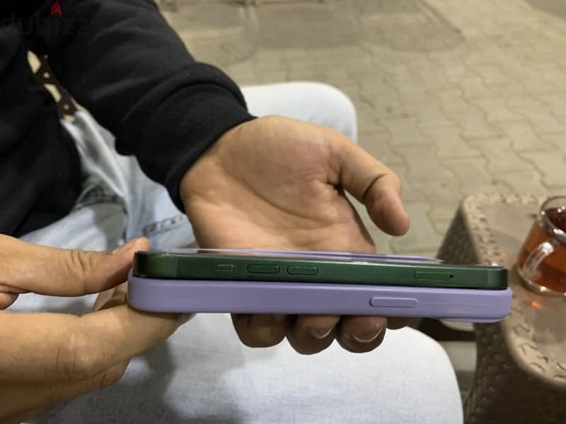 iPhone 13 4