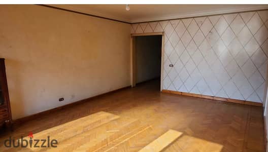 Apartment at a bargain price, prime location on the ground of Jowalf behind the UAE embassy, 3 rooms