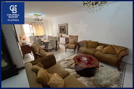 Apartment for sale in Kafr Abdo (next to Qardahi Palace), 220 sqm – prime floor – open views overlooking the street and Qardahi Palace.