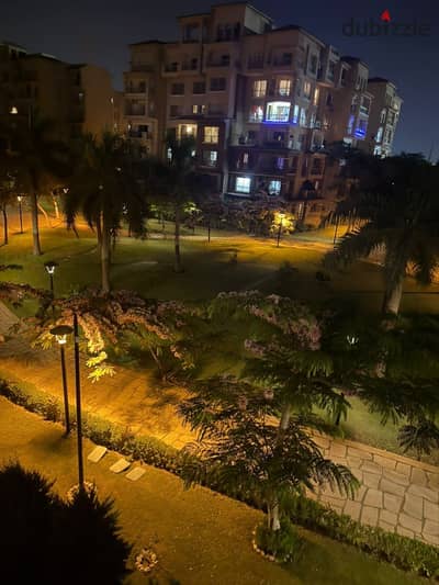 شقه للبيع في مدينتي 211 متر نموذج 400 تشطيب ألترا سوبر لوكس فيو جاردن بجوار منطقة البنوك