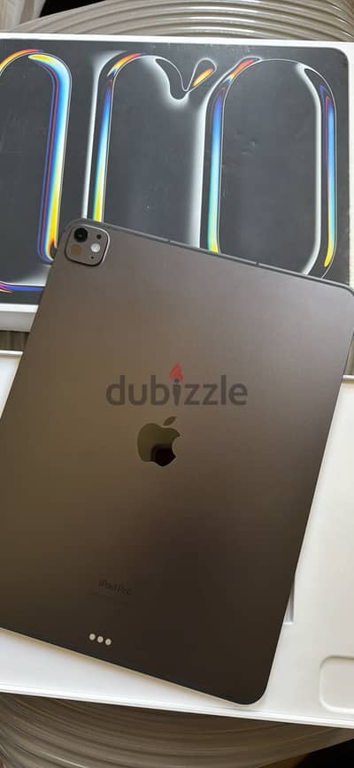 Apple iPad Pro 13 inch _ 512g _ wifi + Cellular _ Black M4