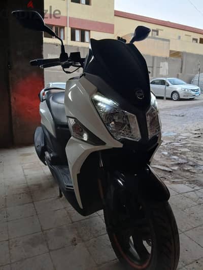 Sym للبيع